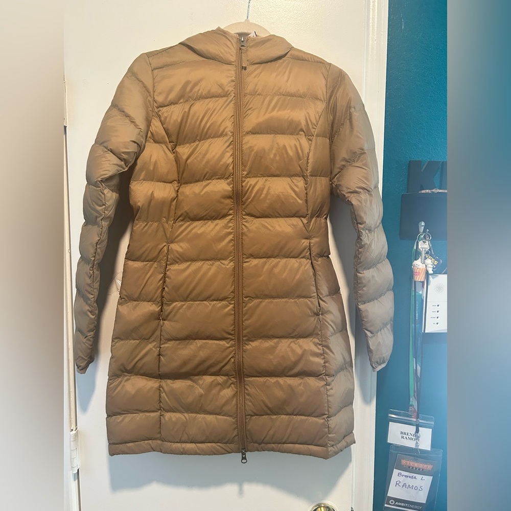 Amazon Essentials Women's Brown Puffer Jacket